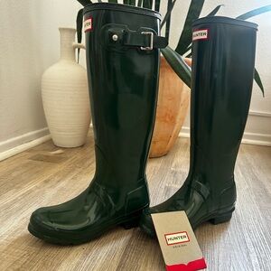 Hunter tall women’s rain boots - Size 5 glossy hunter green - New & unworn